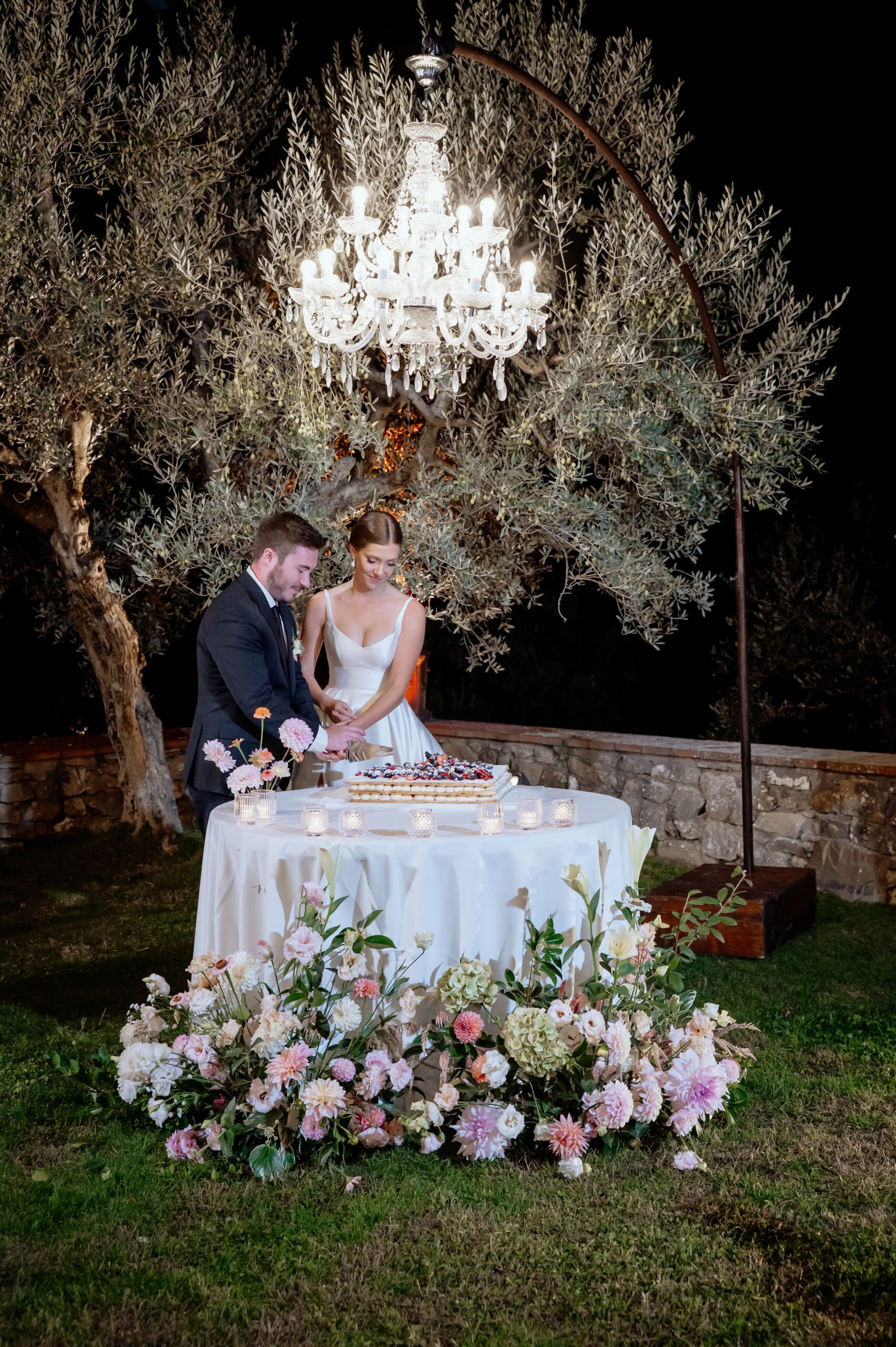 cake cutting chandelier