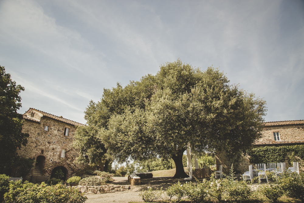 Country venue