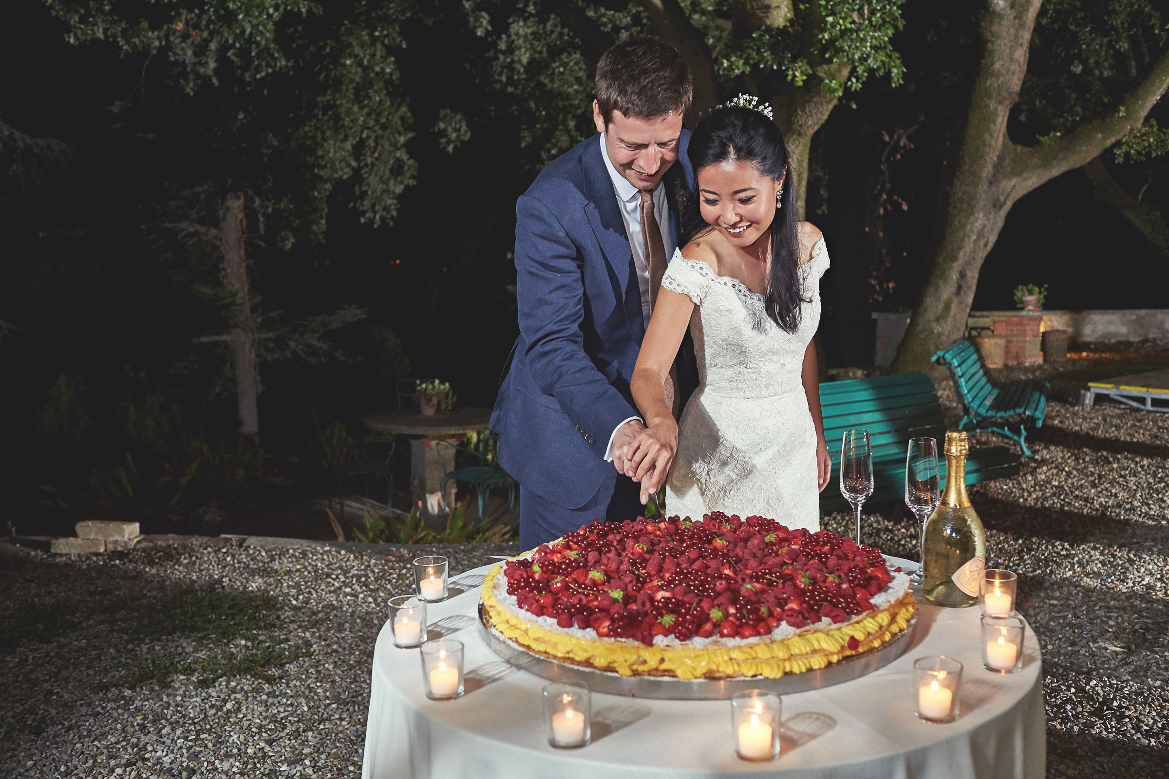 Cutting of the wedding cake
